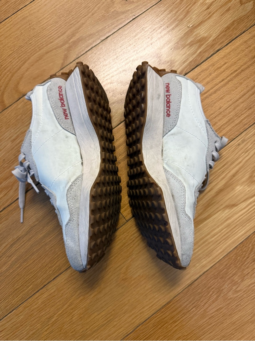 New Balance 327 White & Light Gray Sneakers with Red Logo - Picture 3 of 7